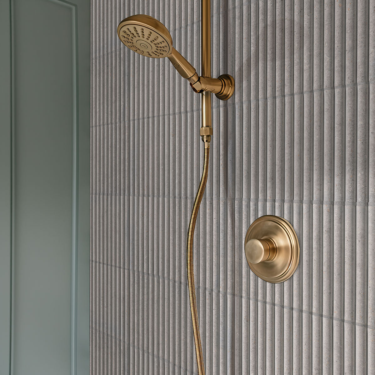 Sinfonia Piano Ceniza Fluted Tiles installed on bathroom wall with elegant vertical layout