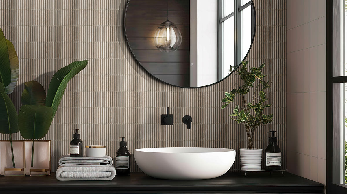 Sinfonia Piano Abedul Fluted Tiles installed on bathroom wall with seamless vertical layout