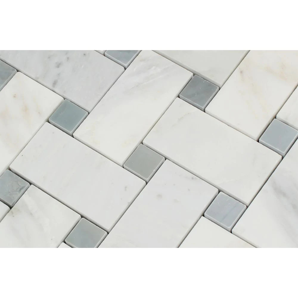 Arabescato Carrara Large Basketweave Mosaic with blue accents