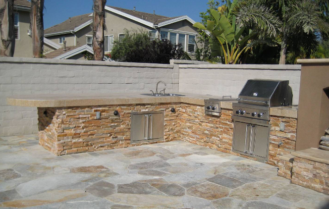 Close-up of Golden White quartzite split face texture and natural veining